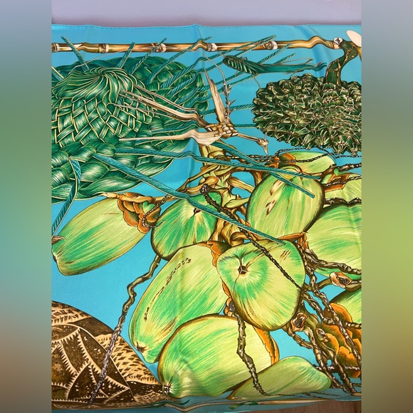 LIKE NEW HERMES NECK SQUARE SCARF BLUE BEIGE - Picture 2 of 5